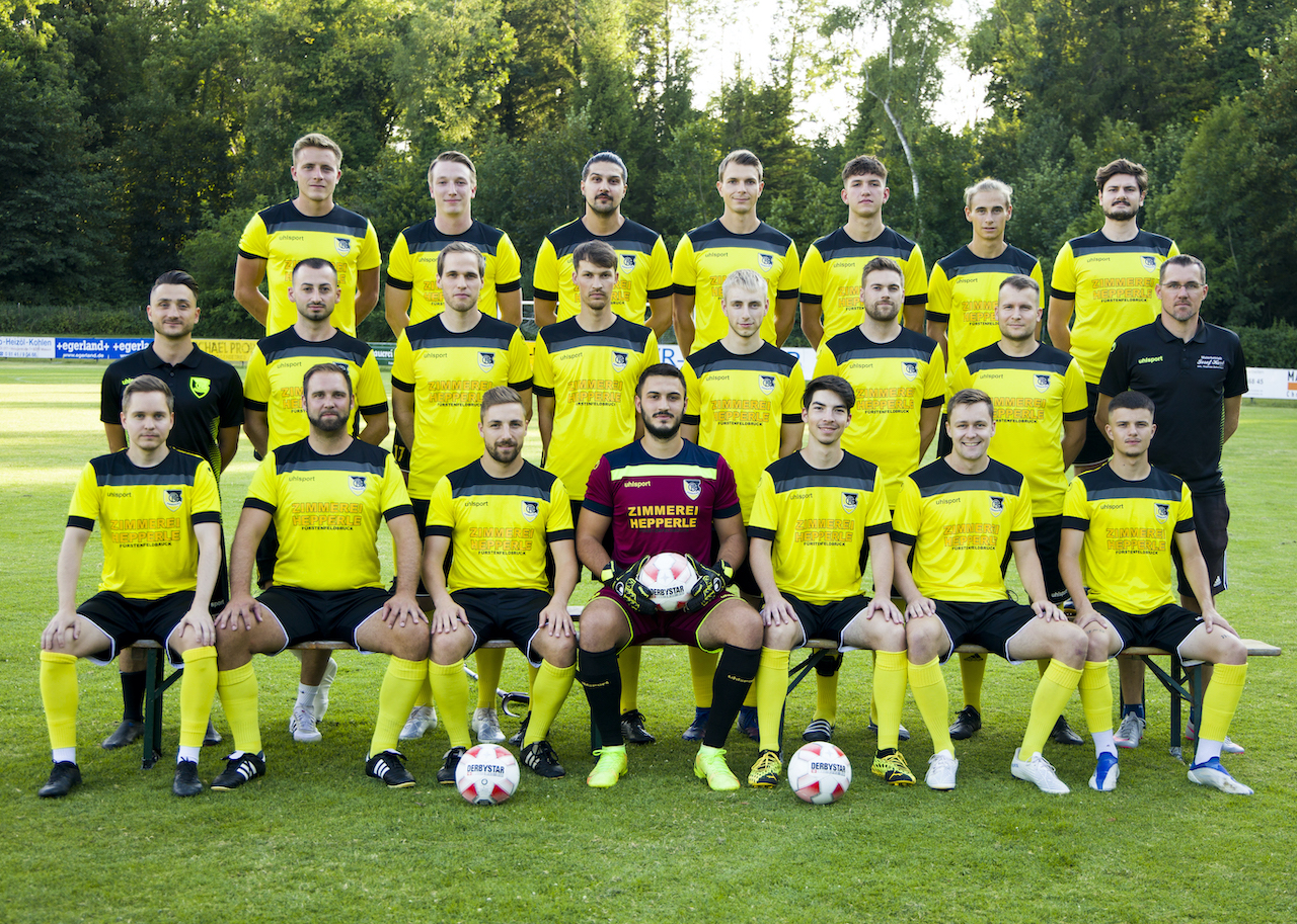 Mannschaftsfoto Erste FC Emmering